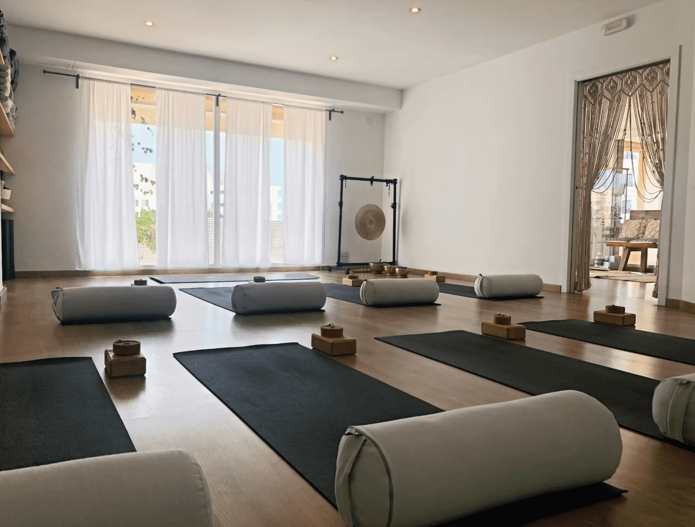 Yin Yoga (with Chiara)